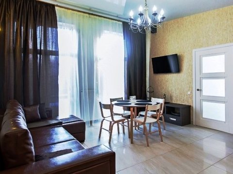 Коттедж № 108 ( с водоёмом )