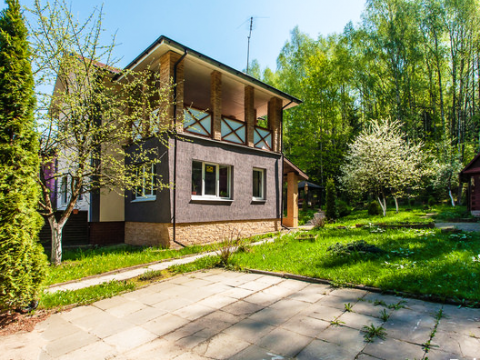 Коттедж № 5 ( с водоёмом )